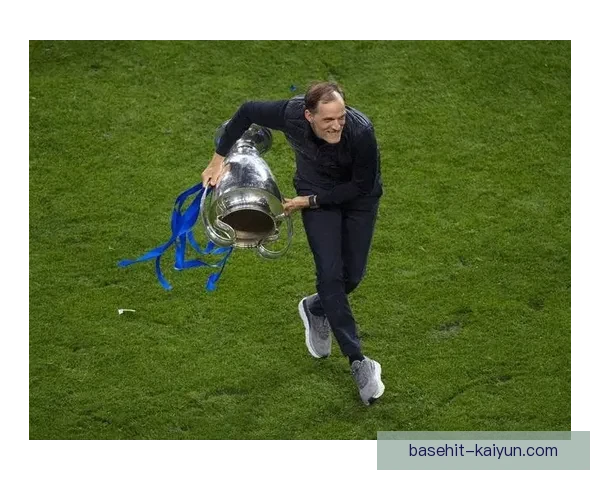 图赫尔足球哲学逐渐成型，球队表现稳健，战术运用备受关注